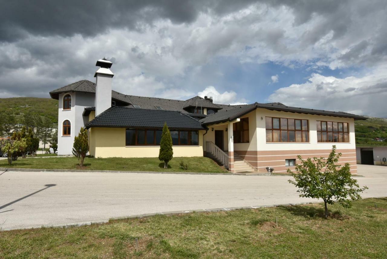 Motel Vujeva 리브노 외부 사진